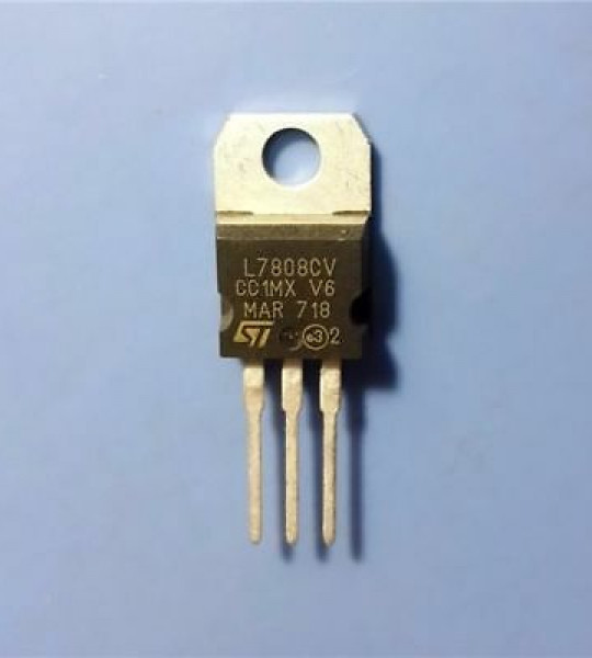 ‬‪L7808CV‬ voltage regulator